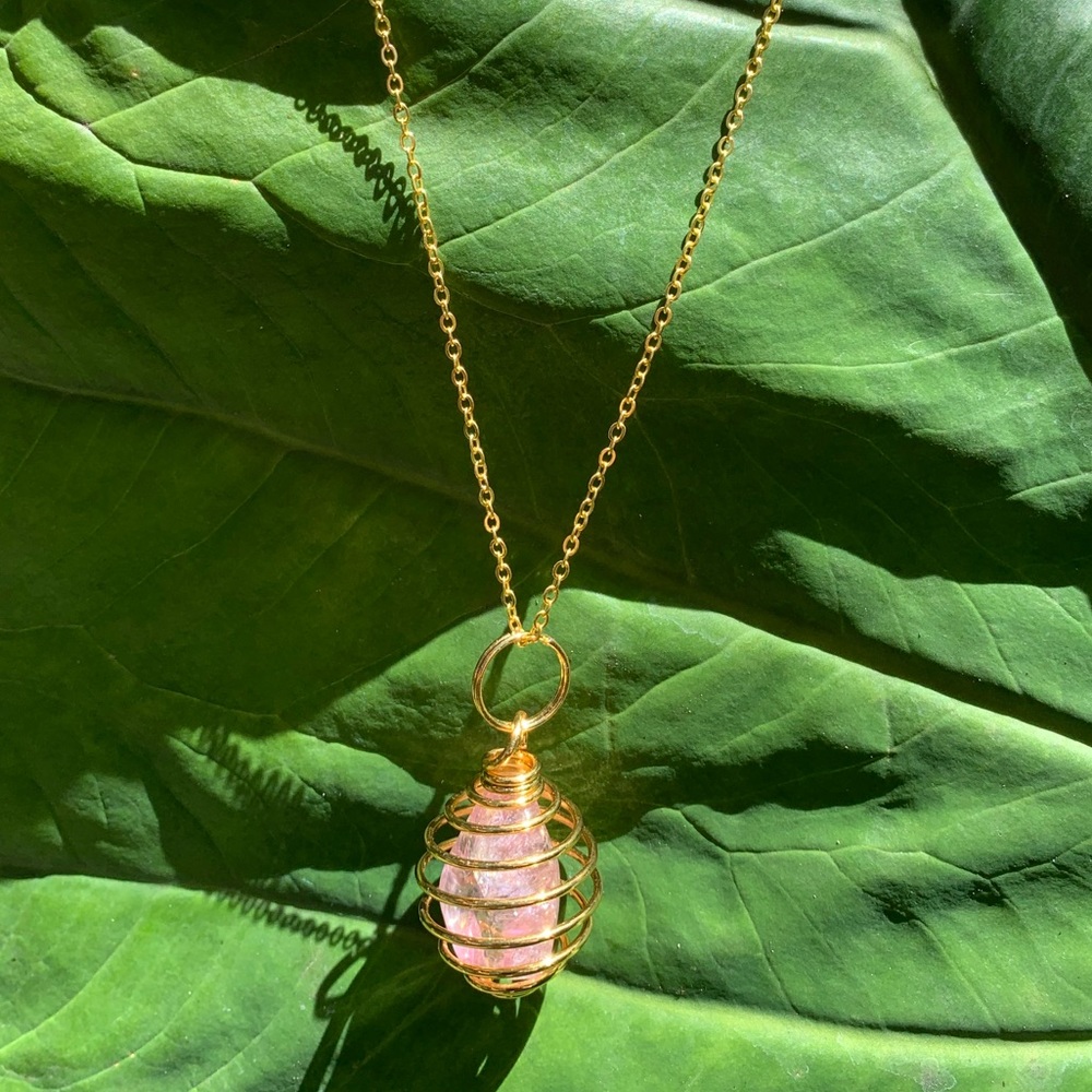 *SOLD*QUARTZ,PINK AURA💗 - Picture 1 of 2